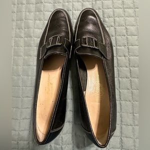Salvatore Ferragamo loafers 9.5 narrow